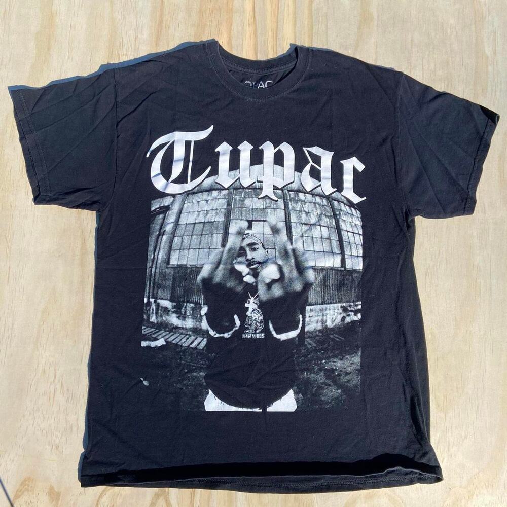 Tupac graphic tee size l